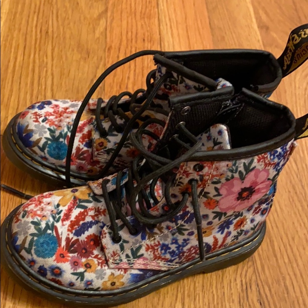 Dr martens floral boots